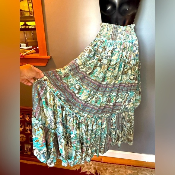 High Low Ruffled Art Silk Skirt One Size Elasticized Waistband W/ Gold Accents - Picture 5 of 7